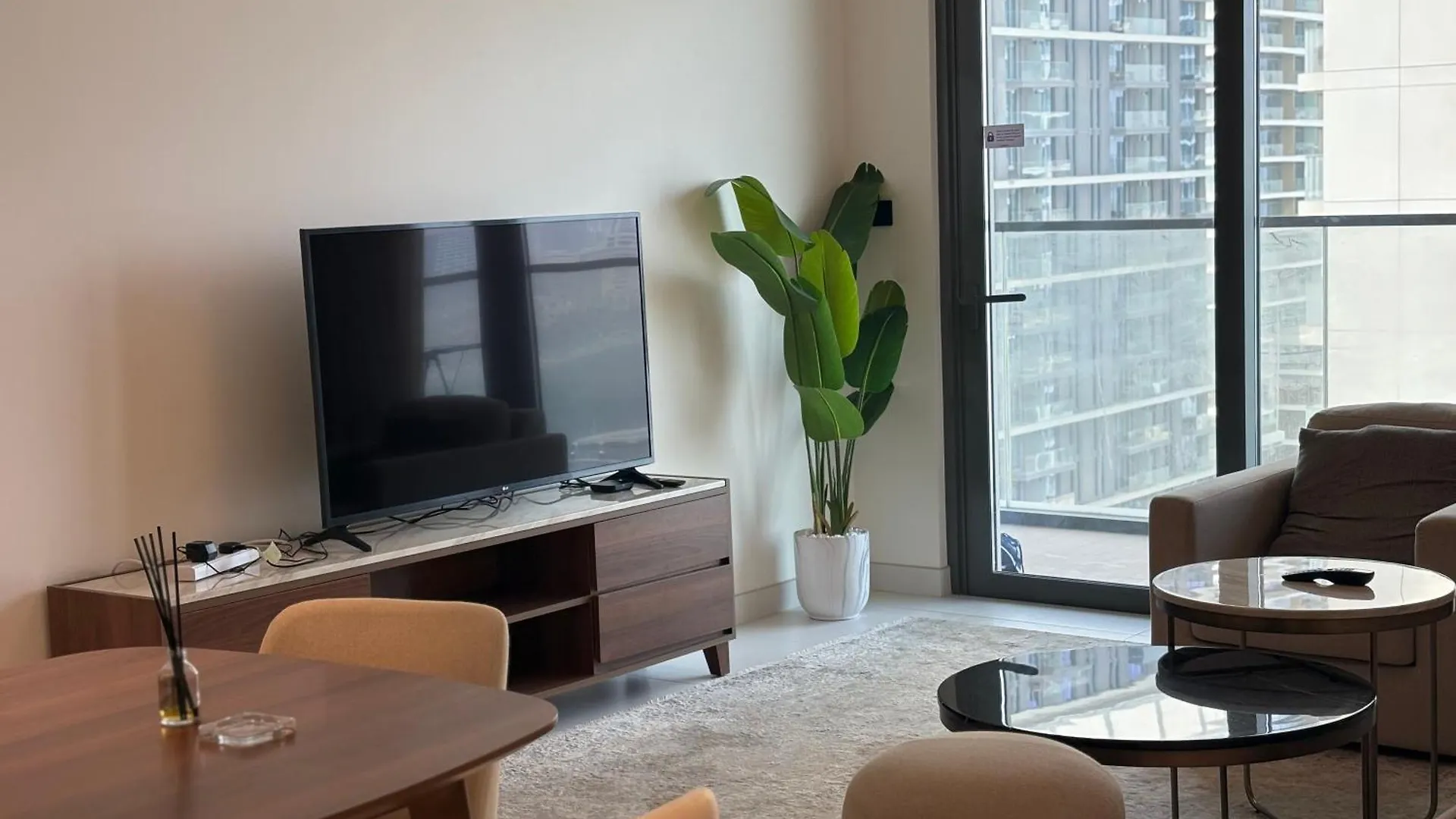 Unique Emaar Beachfront 1 Bedroom Apartment Dubai